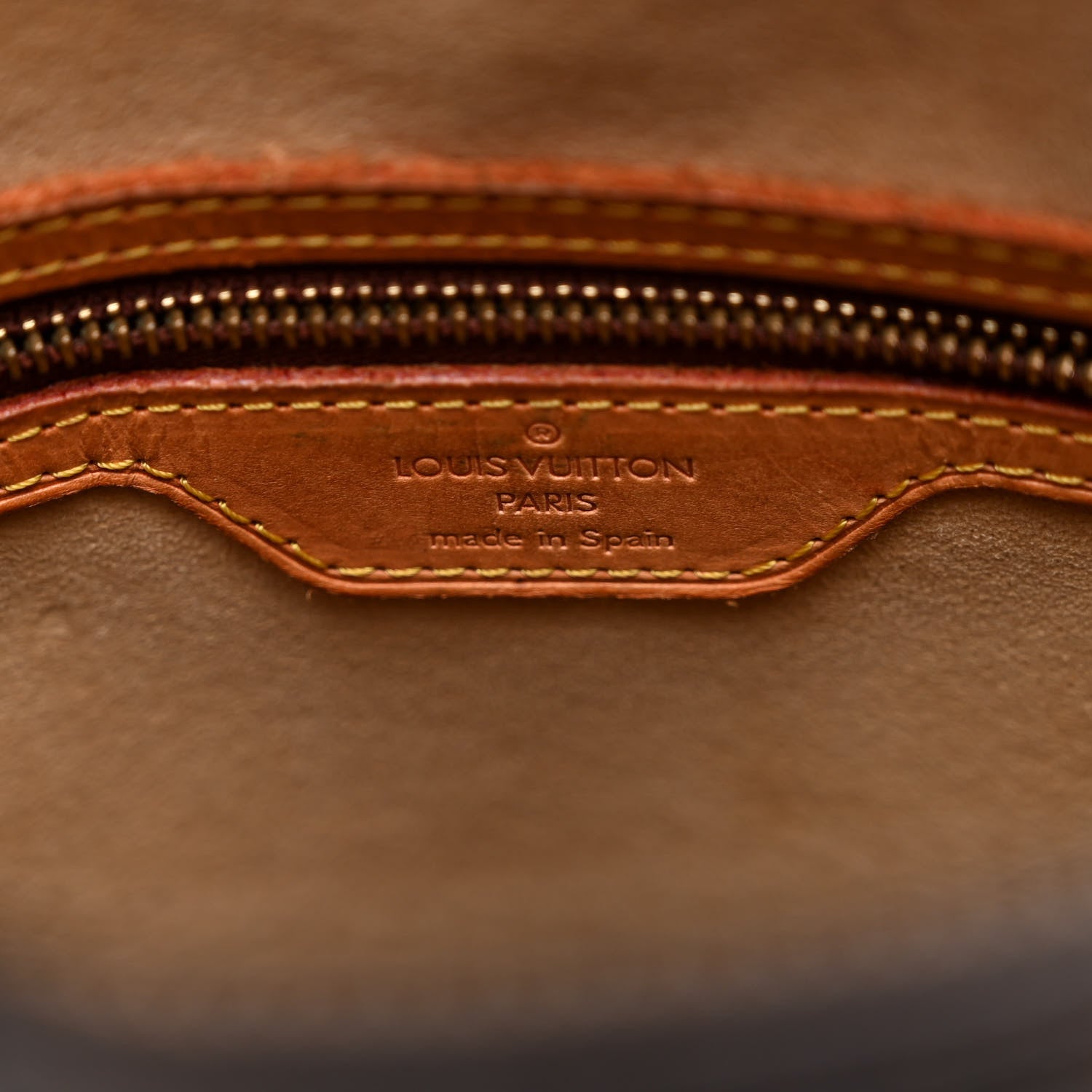 Louis Vuitton Monogram Looping GM 6 of 10