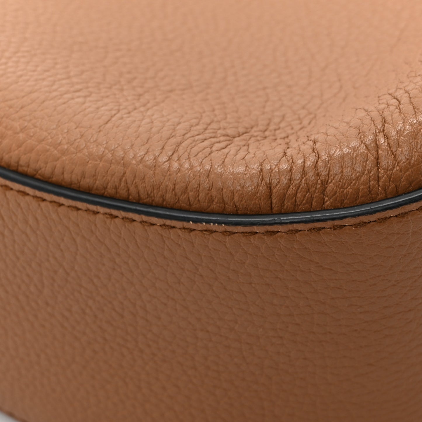 Vitello Phenix Zippered Messenger Hobo Cammeo