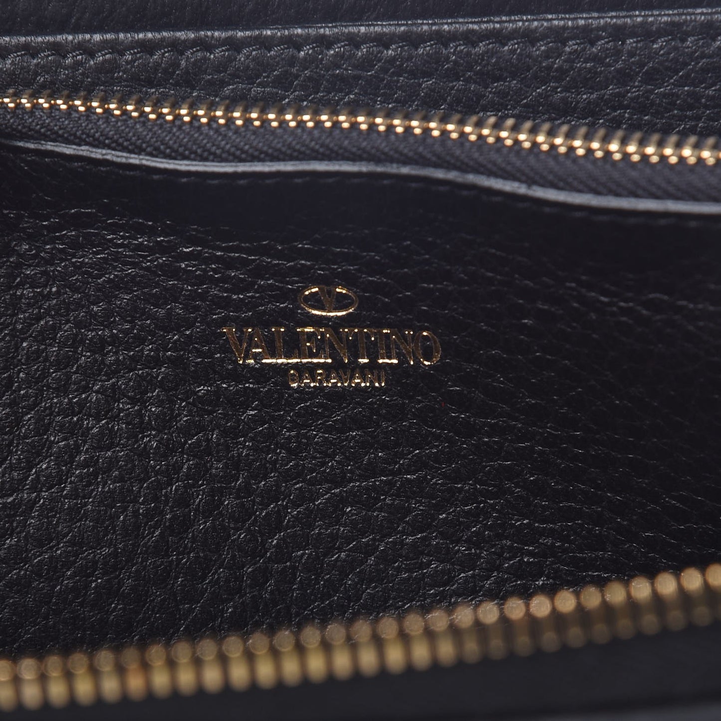 Pebbled Calfskin Rockstud Zip Around Wallet Black