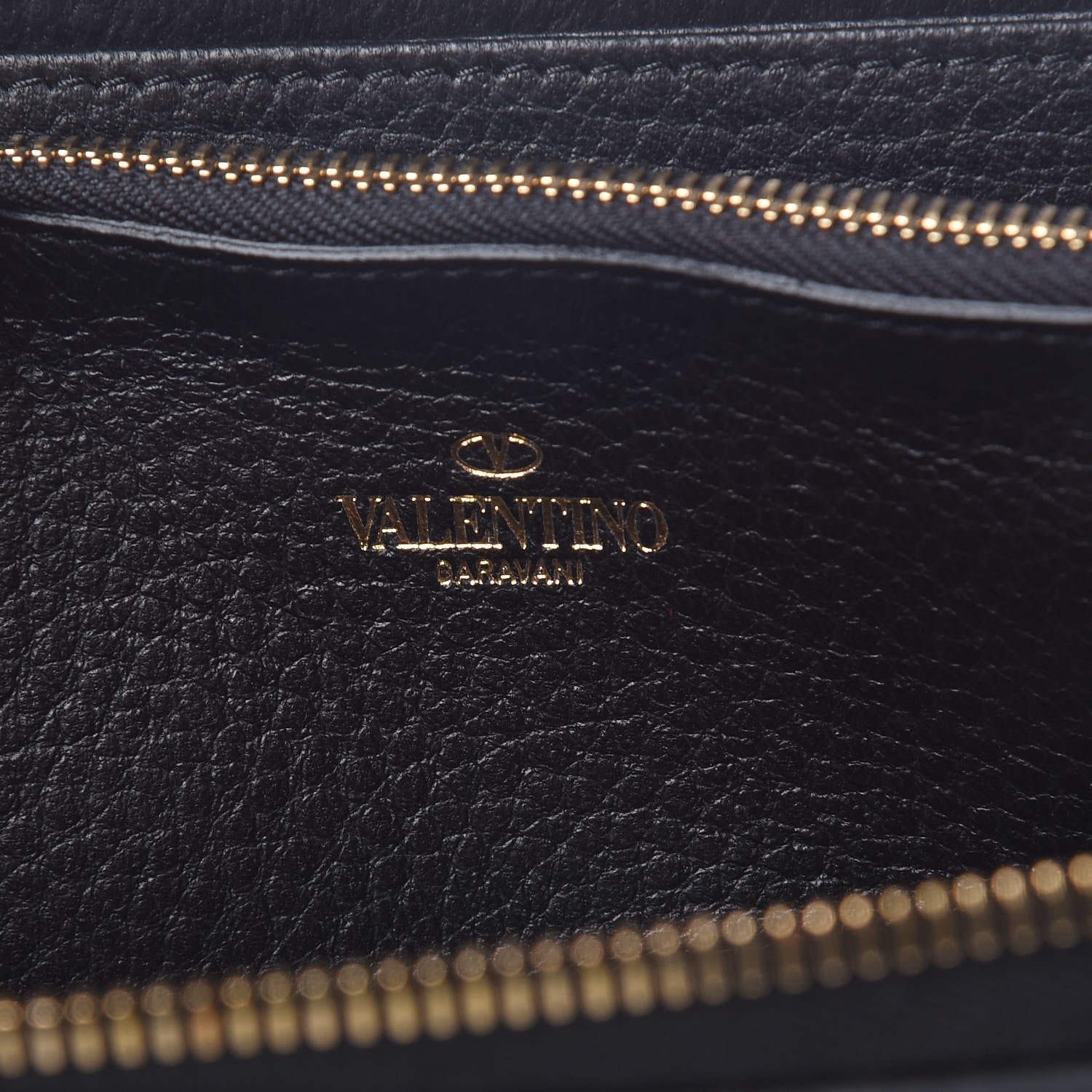 Valentino Garavani Pebbled Calfskin Rockstud Zip Around Wallet Black 6 of 8