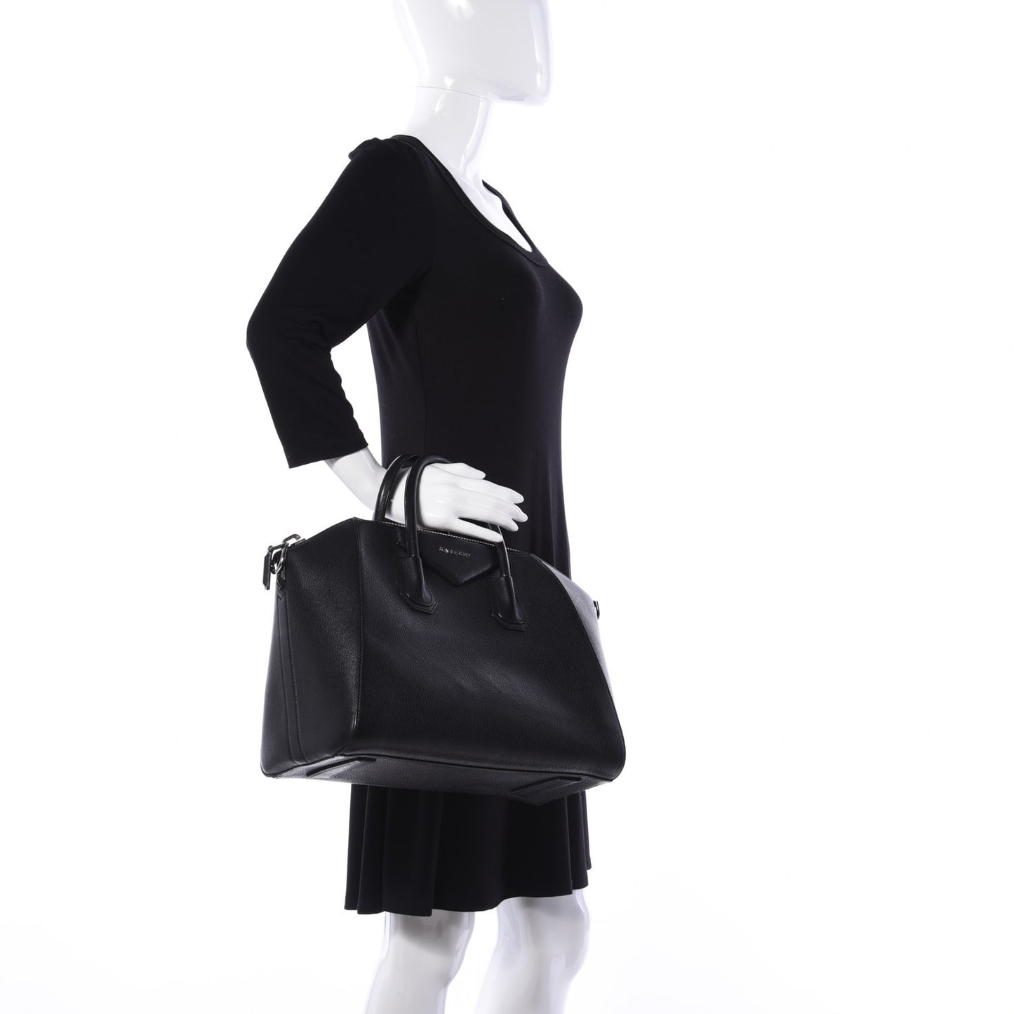 Sugar Goatskin Medium Antigona Black