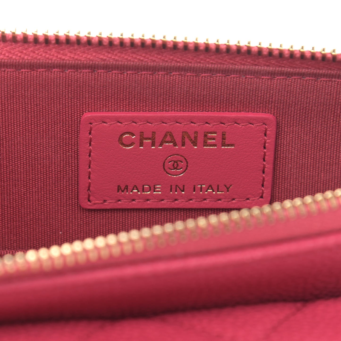 Caviar Quilted Logo Zip Wallet On Chain WOC Pink