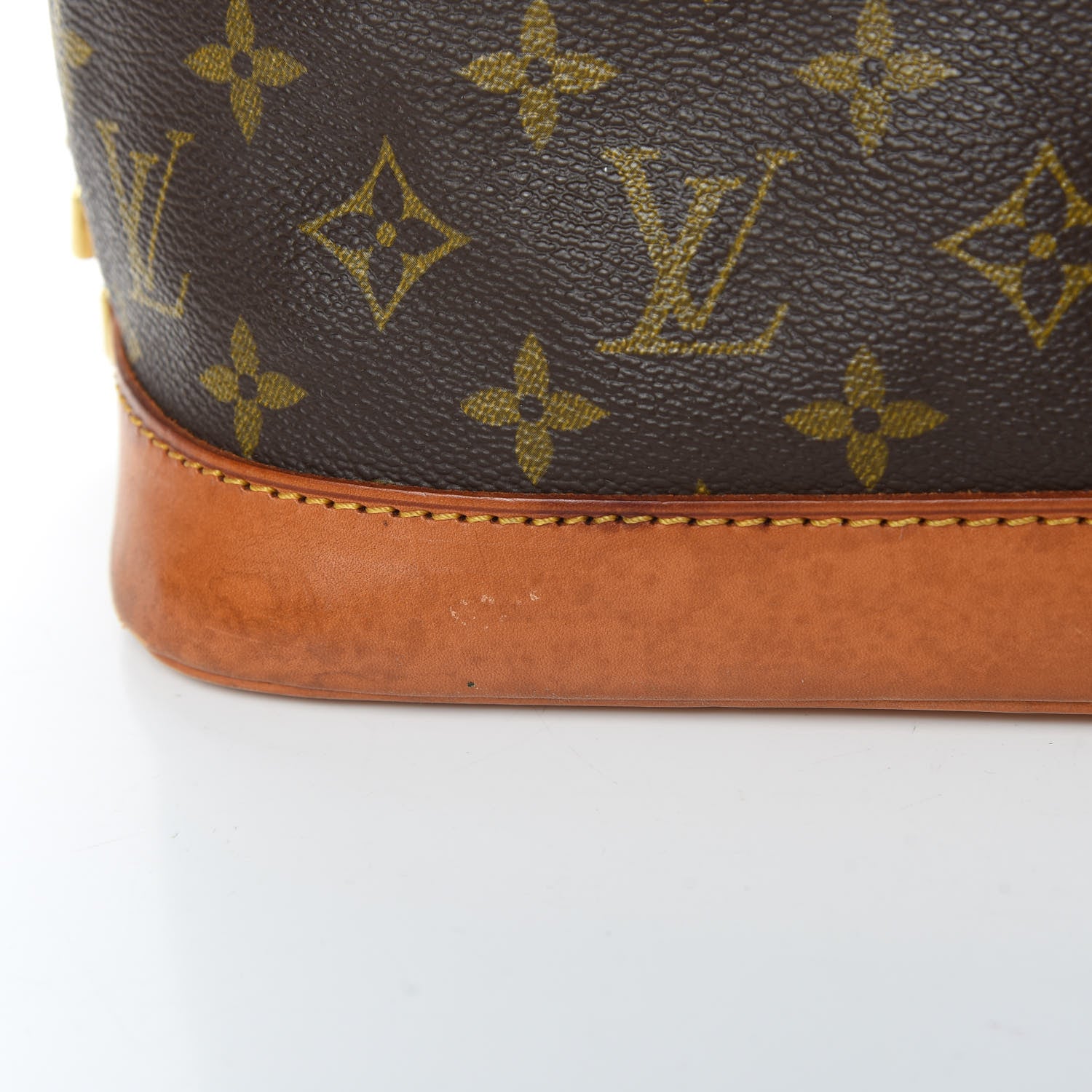 Louis Vuitton Monogram Alma PM 22 of 25