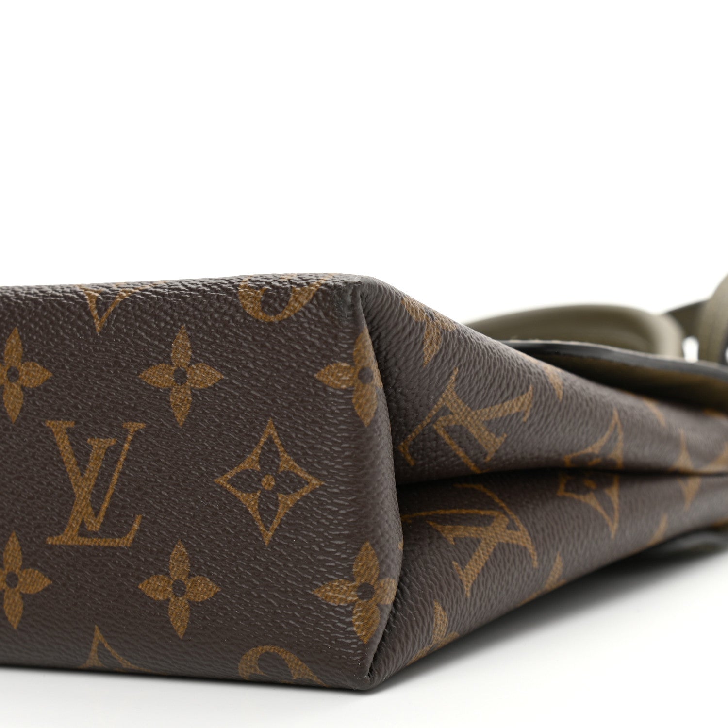 Louis Vuitton Monogram Locky BB Laurier 9 of 10