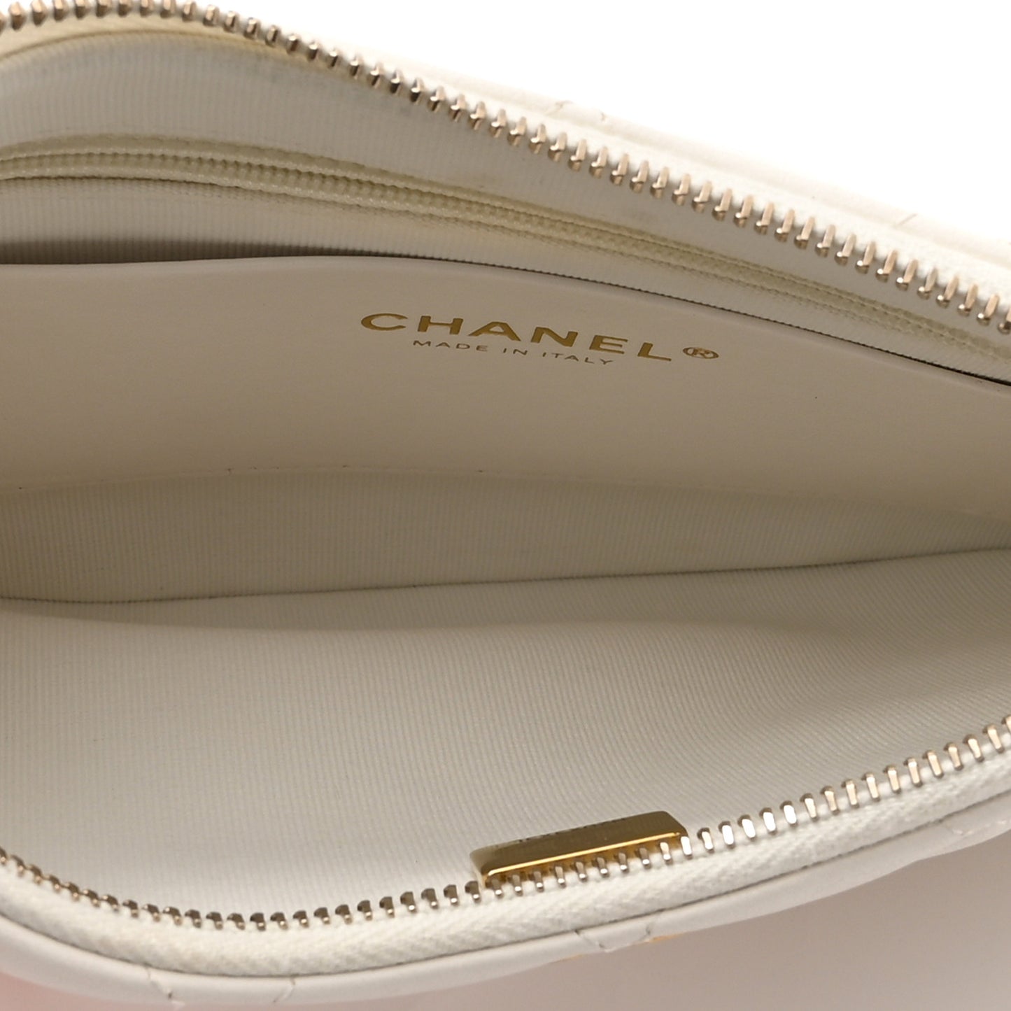 Shiny Crumpled Lambskin Quilted Trendy Chain Around Hobo White