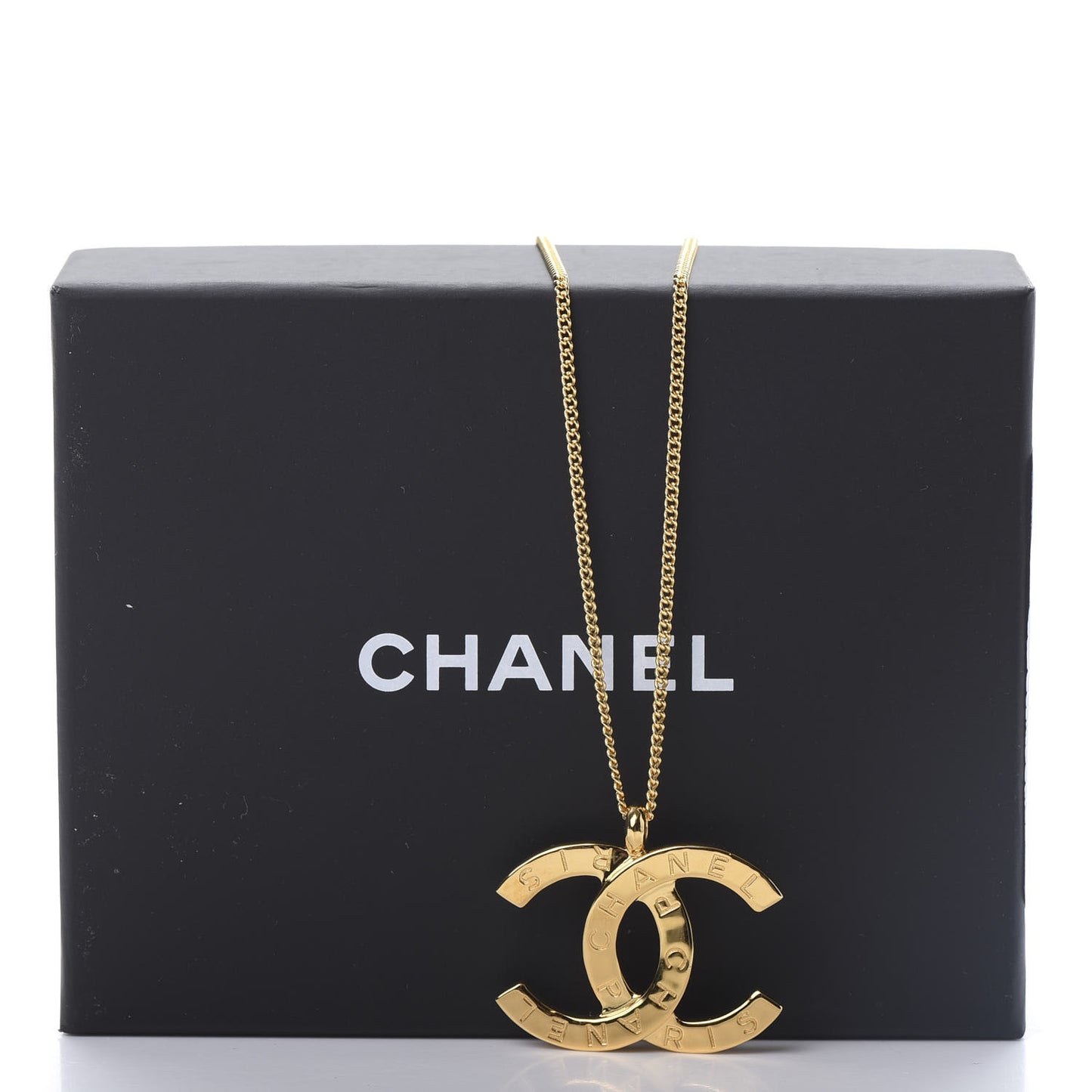 Metal CC Paris Button Necklace Gold