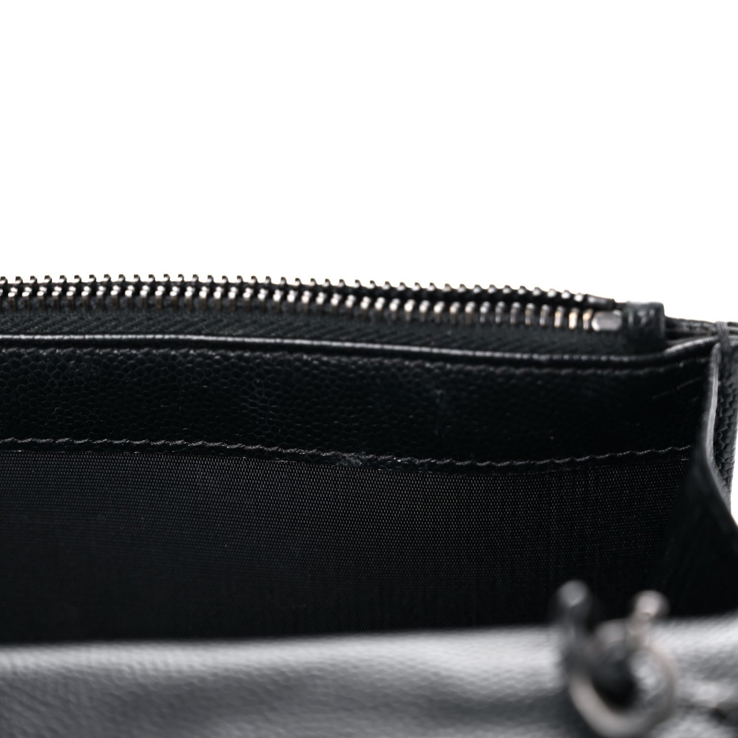 Saint Laurent Grain De Poudre Matelasse Chevron Monogram Monochrome Envelope Chain Wallet Black 16 of 18