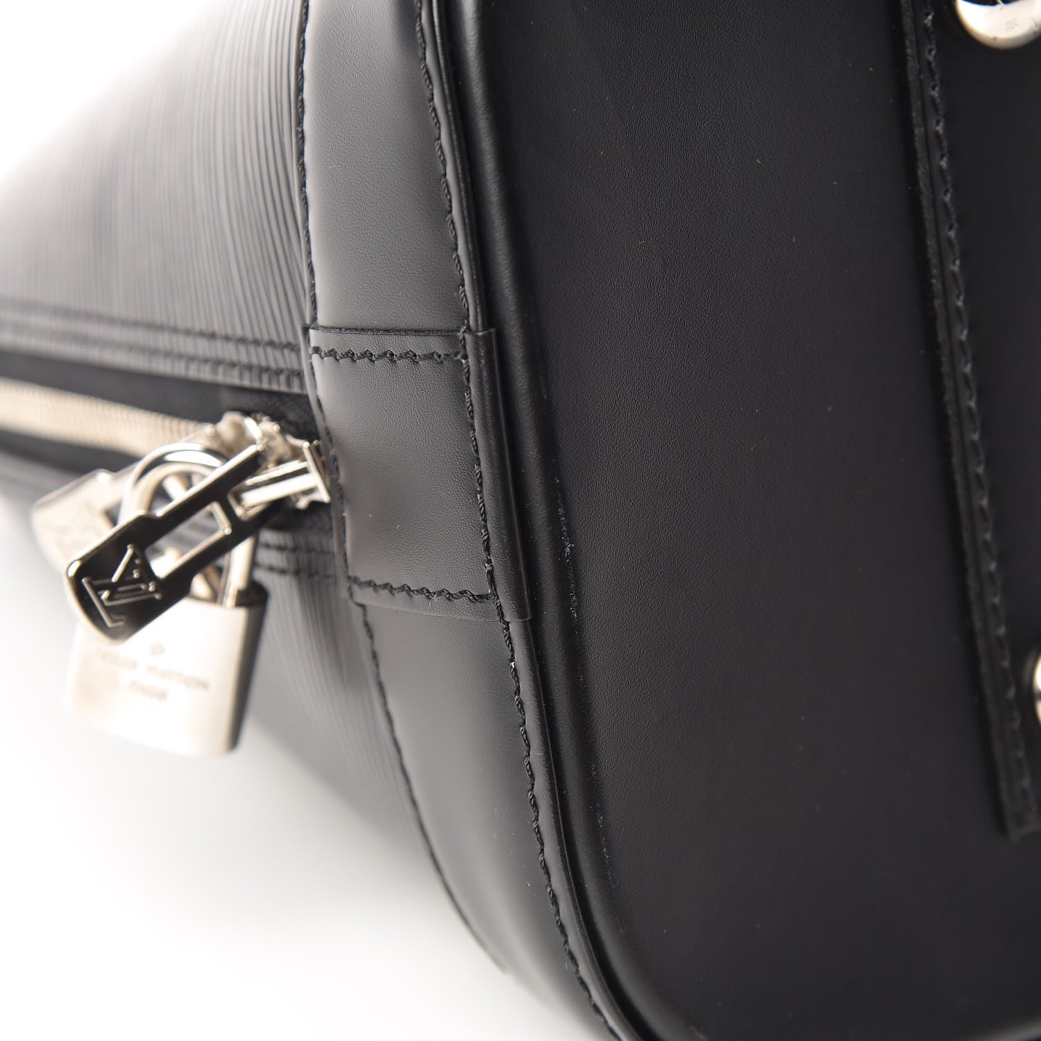 Louis Vuitton Epi Alma MM Black 11 of 12