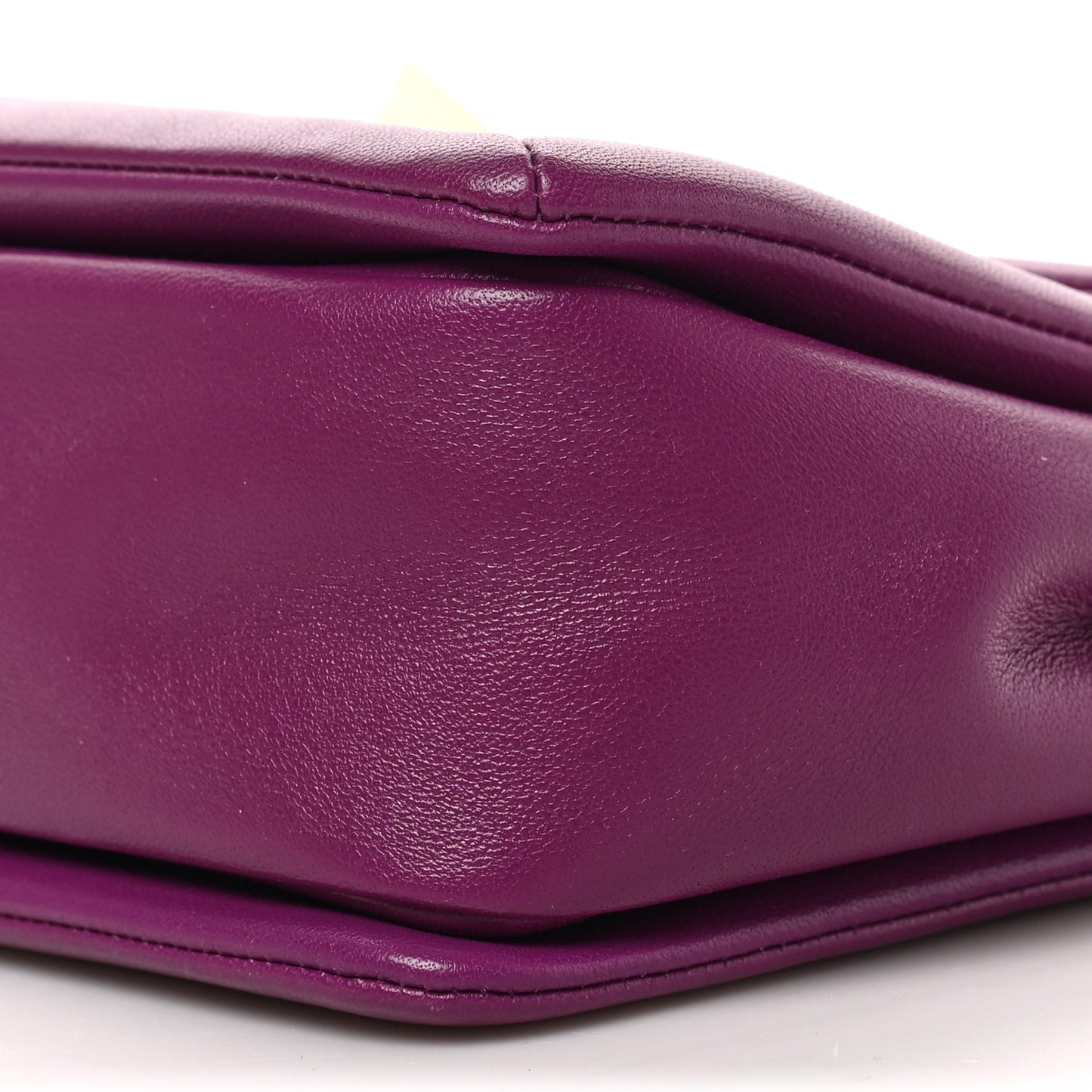 Nappa One Stud Chain Clutch Prune