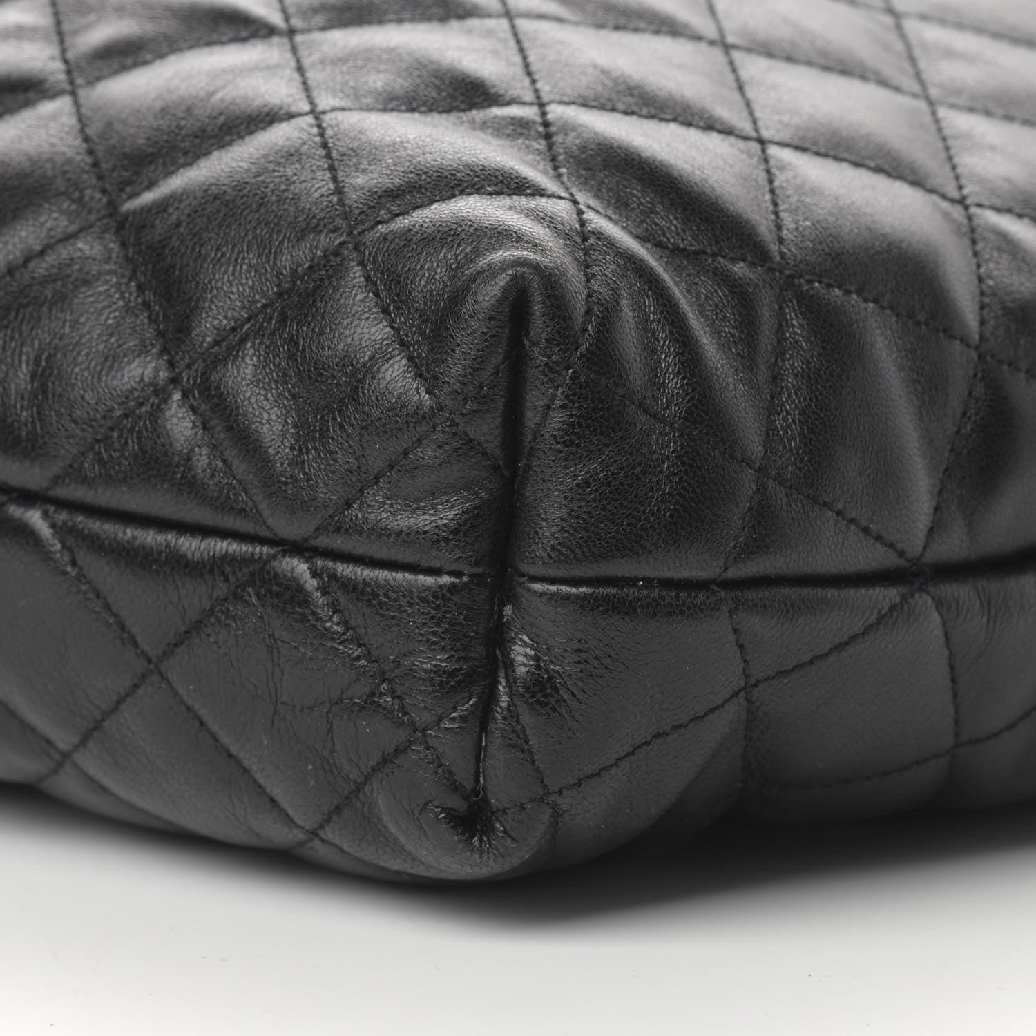Saint Laurent Lambskin Quilted Maxi Icare Shopping Tote Black 11 of 11