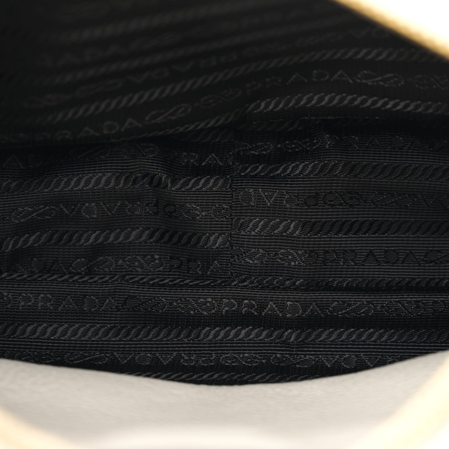 Vitello Phenix Zippered Messenger Hobo White