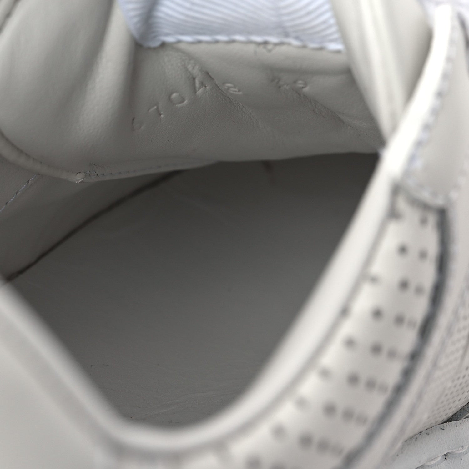 Gucci Calfskin GG Tennis Embossed Perforated Womens Platform 55mm Sneakers 39 Great White 9 of 9
