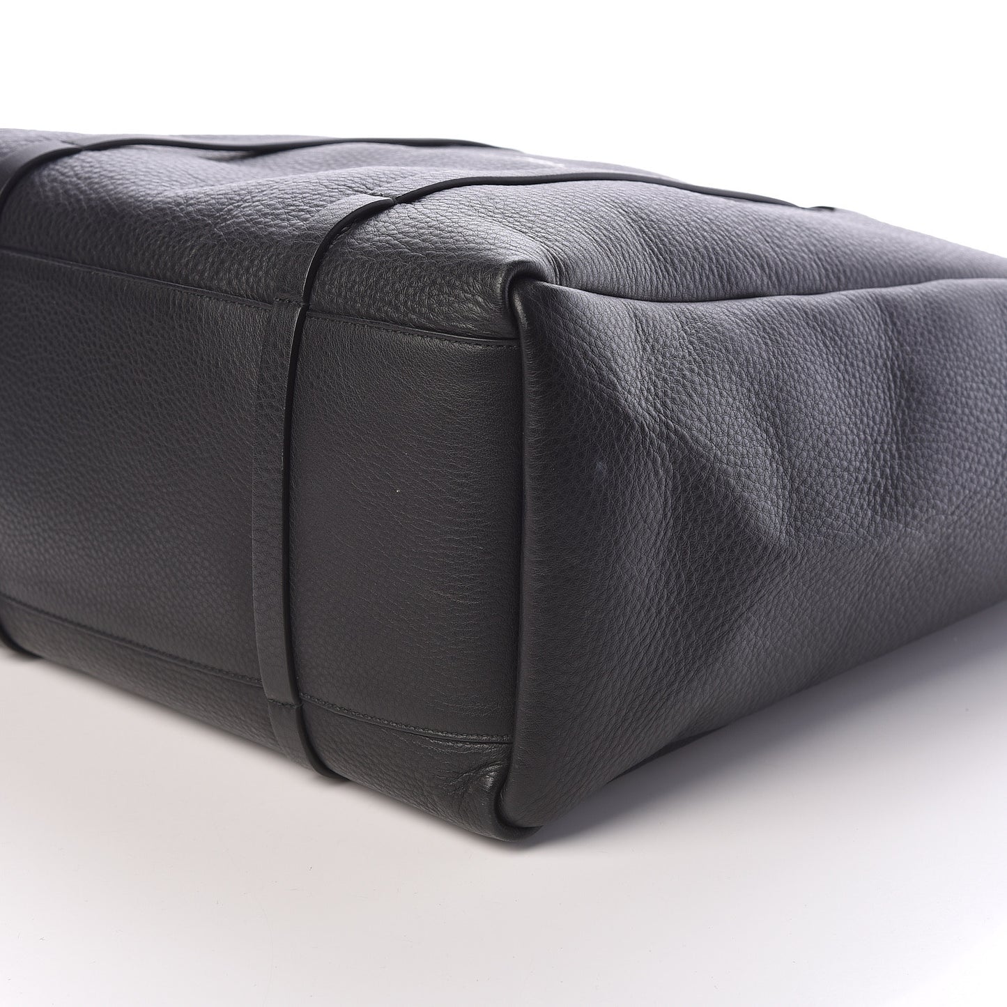 Pebbled Calfskin Medium Everyday Tote Black