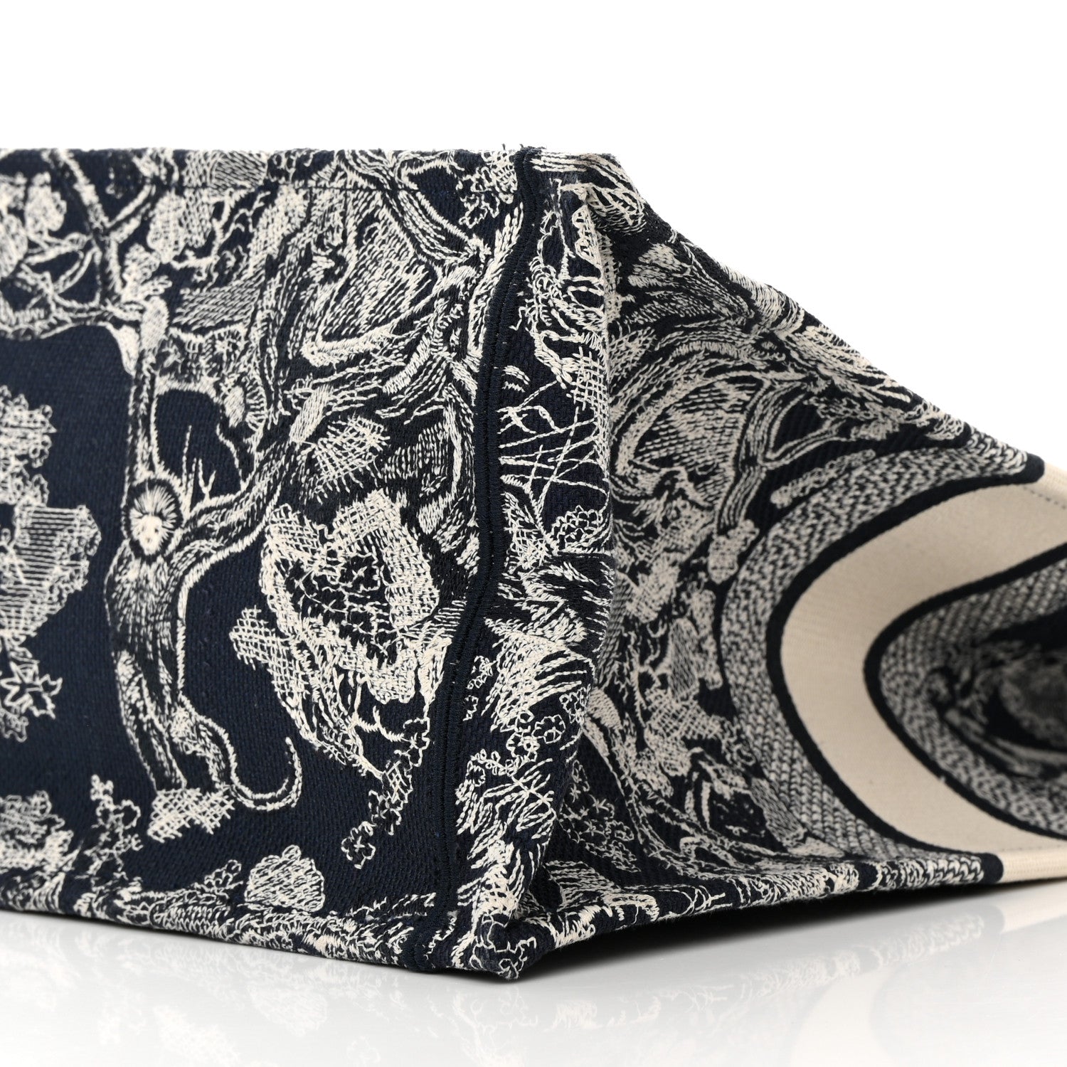 Christian Dior Canvas Embroidered Large Dioriviera Toile De Jouy Reverse Book Tote Blue 10 of 15
