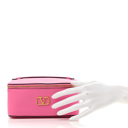 Valentino Garavani Grained Calfskin VLogo Signature Wash Bag Feminine Pink 2 of 13