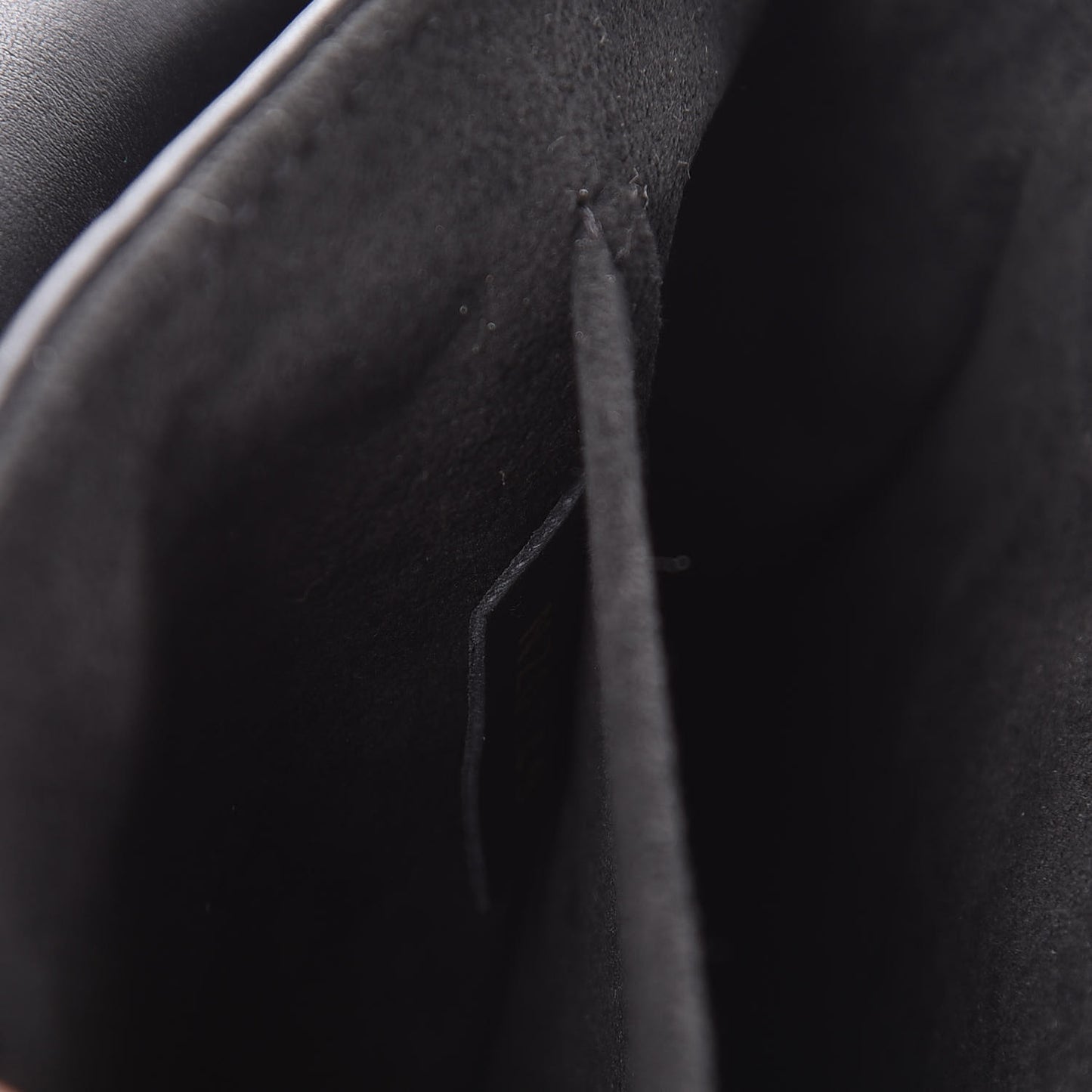 Calfskin New Wave Chain MM Black