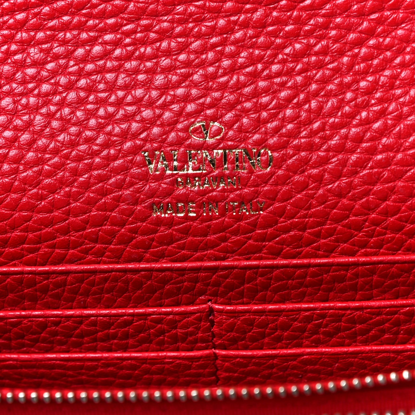Pebbled Calfskin Rockstud Envelope Wallet on Chain Rouge Pur