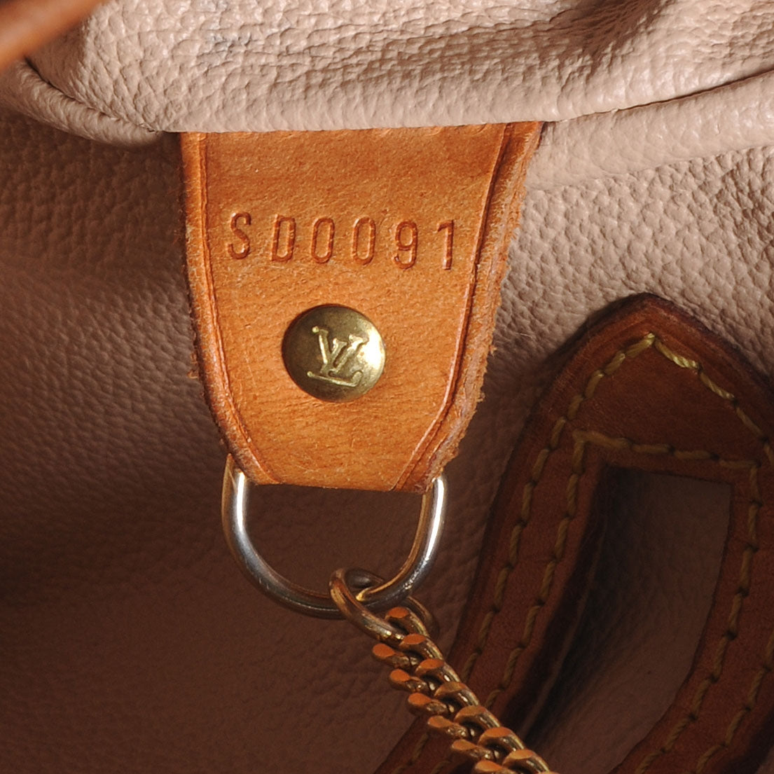 Monogram Petit Bucket 23