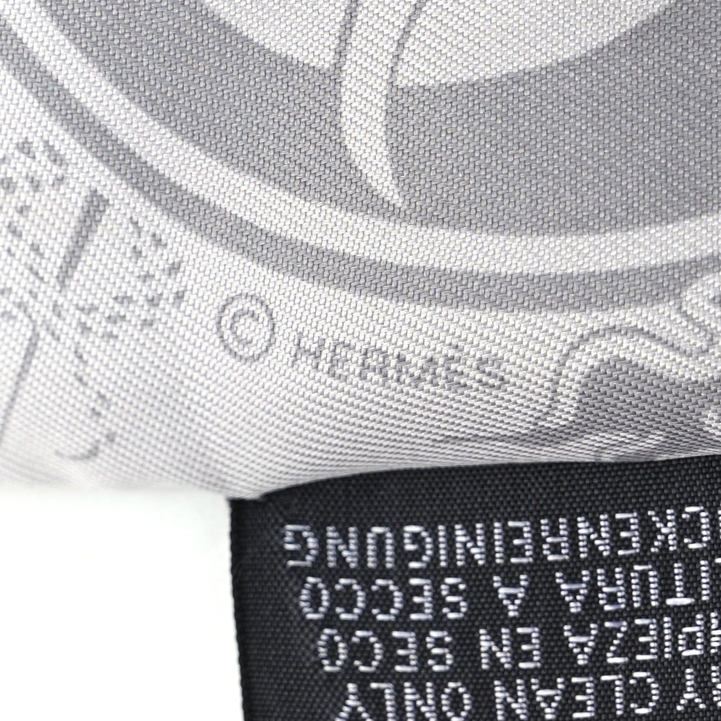 Silk Ex-Libris Les Parisiennes Twilly Gris Perle Jaune