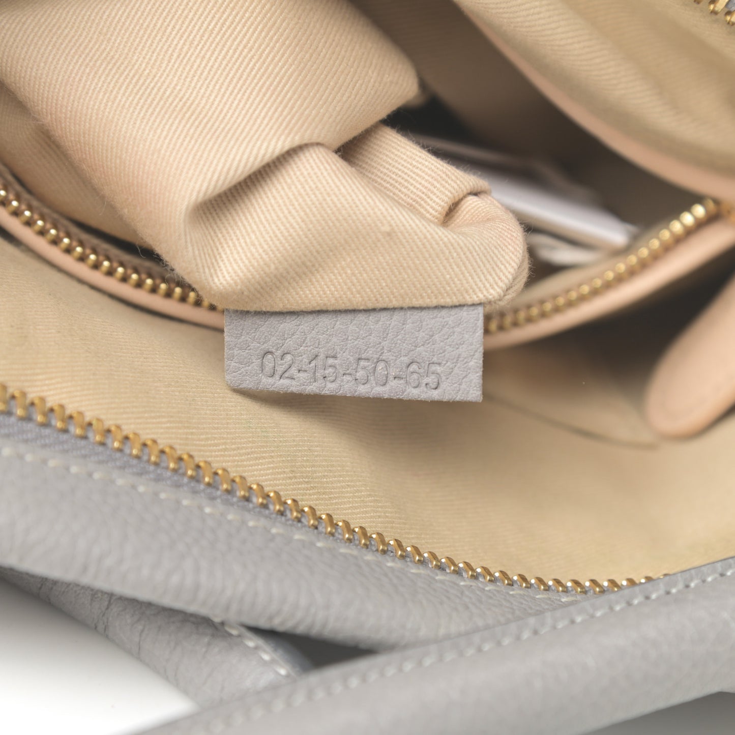 Calfskin Medium Paraty Cashmere Grey