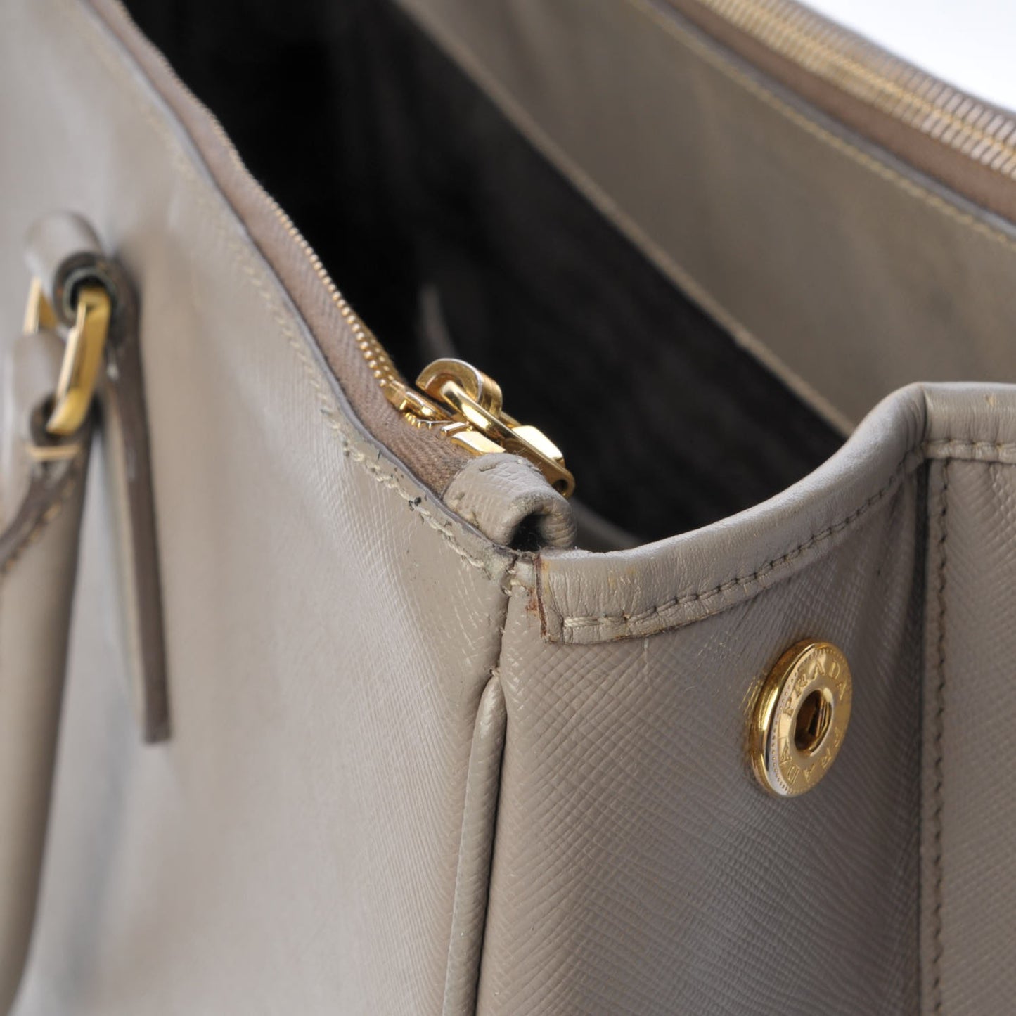 Saffiano Lux Extra Large Galleria Double Zip Tote Argilla