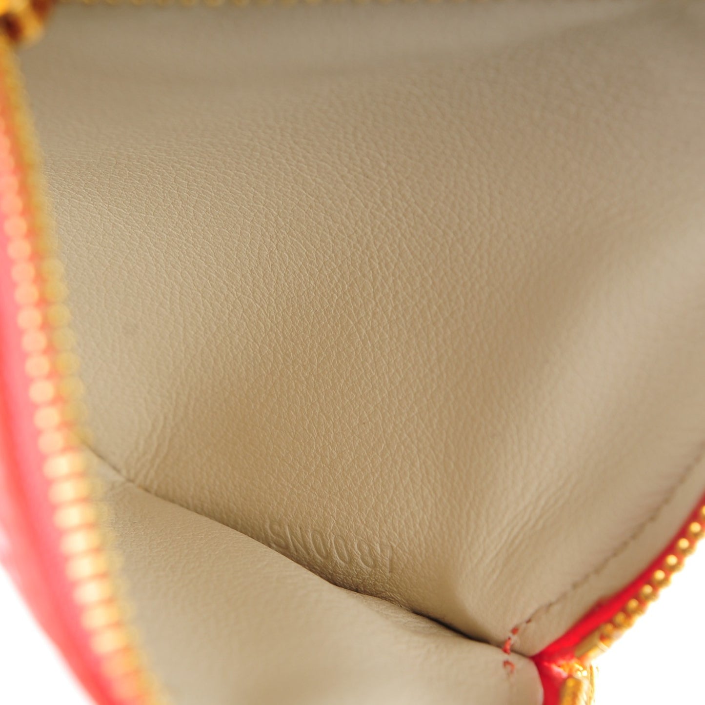 Vernis Trunks and Bags Porte-Monnaie Round Coin Purse Coral