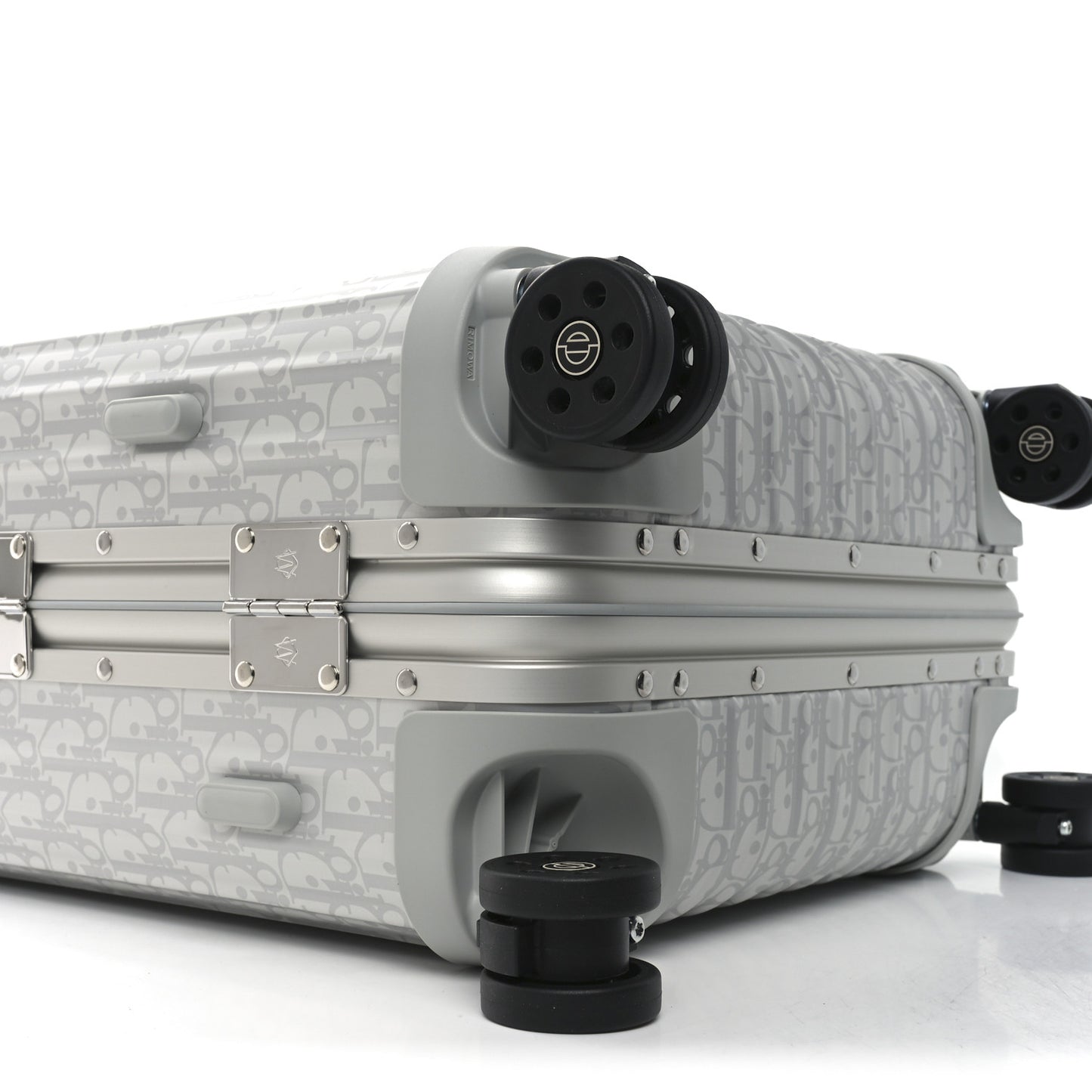 X RIMOWA Aluminum Gradient Cabin Luggage Silver