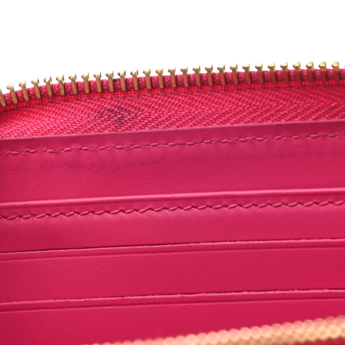 Vernis Valentine Zippy Wallet Fuchsia