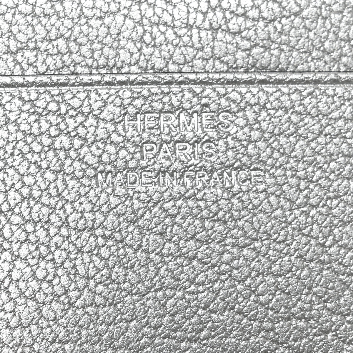 Metallic Chevre Chamkilight Medor Card Holder Argent