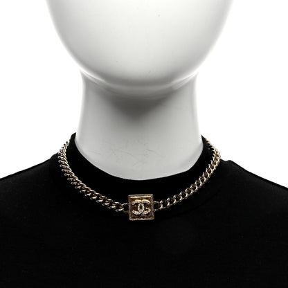 Chanel Metal CC Choker Gold 3 of 4