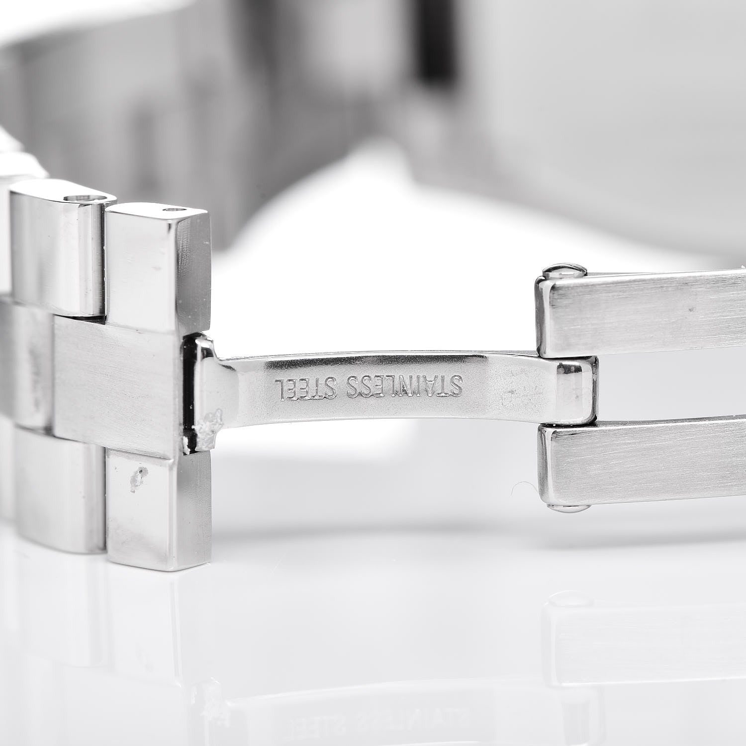 Cartier Stainless Steel 31mm Roadster Quartz Watch 5 of 9