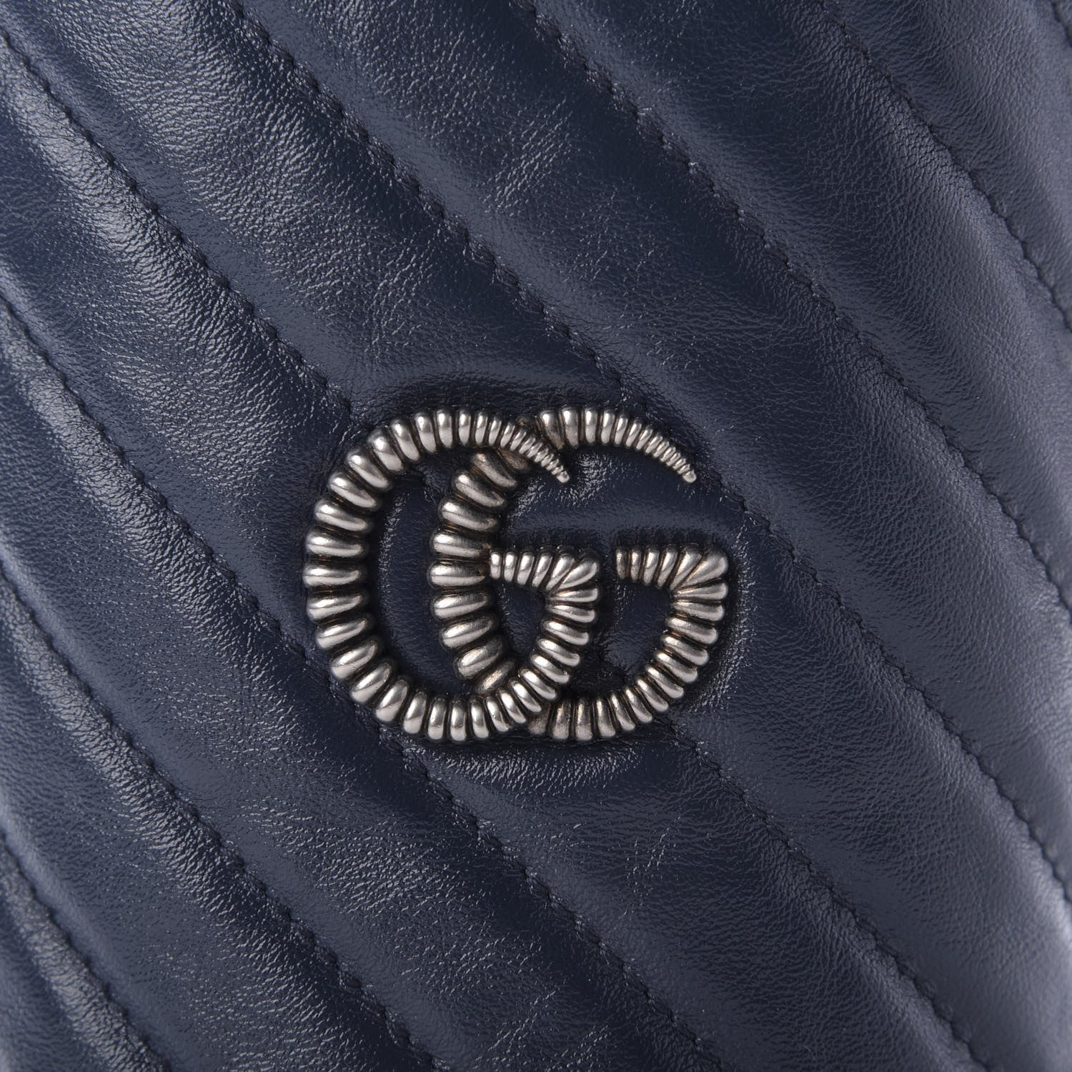 Gucci Vintage Effect Calfskin Matelasse Diagonal Mini Torchon GG Marmont 2.0 Bucket Bag Blue Agata Mystic White 8 of 9