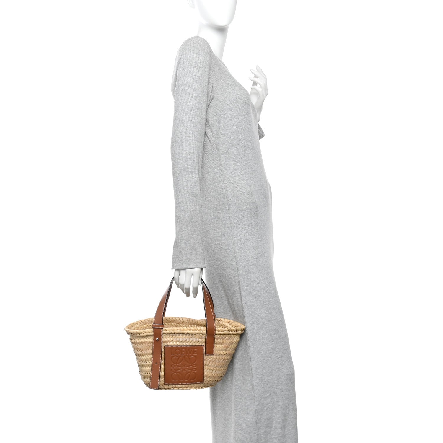 LOEWEラタントート　スモール Loewe Raffia Small Basket Tote Bag Natural Tan 1914571 – FASHIONPHILE