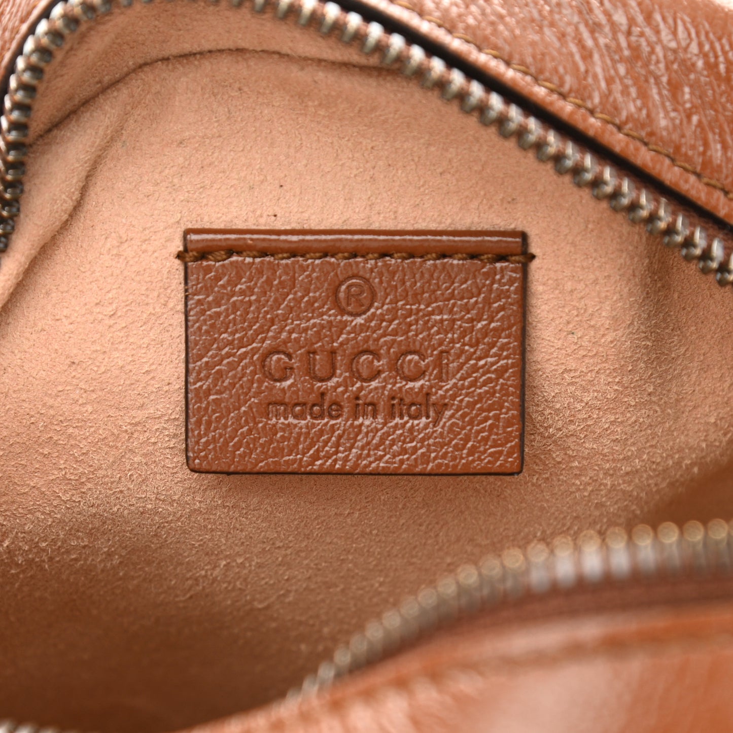 Azalea Calfskin Matelasse Diagonal Mini GG Marmont Round Shoulder Bag Cuir