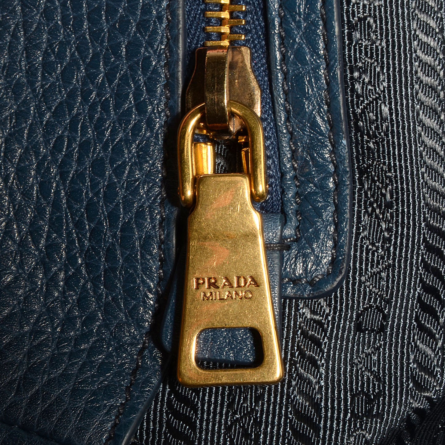Vitello Daino Handbag Bleuette