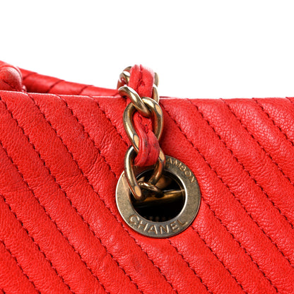 Chanel Wrinkled Lambskin Chevron Quilted Large Surpique Tote Red 15 of 31