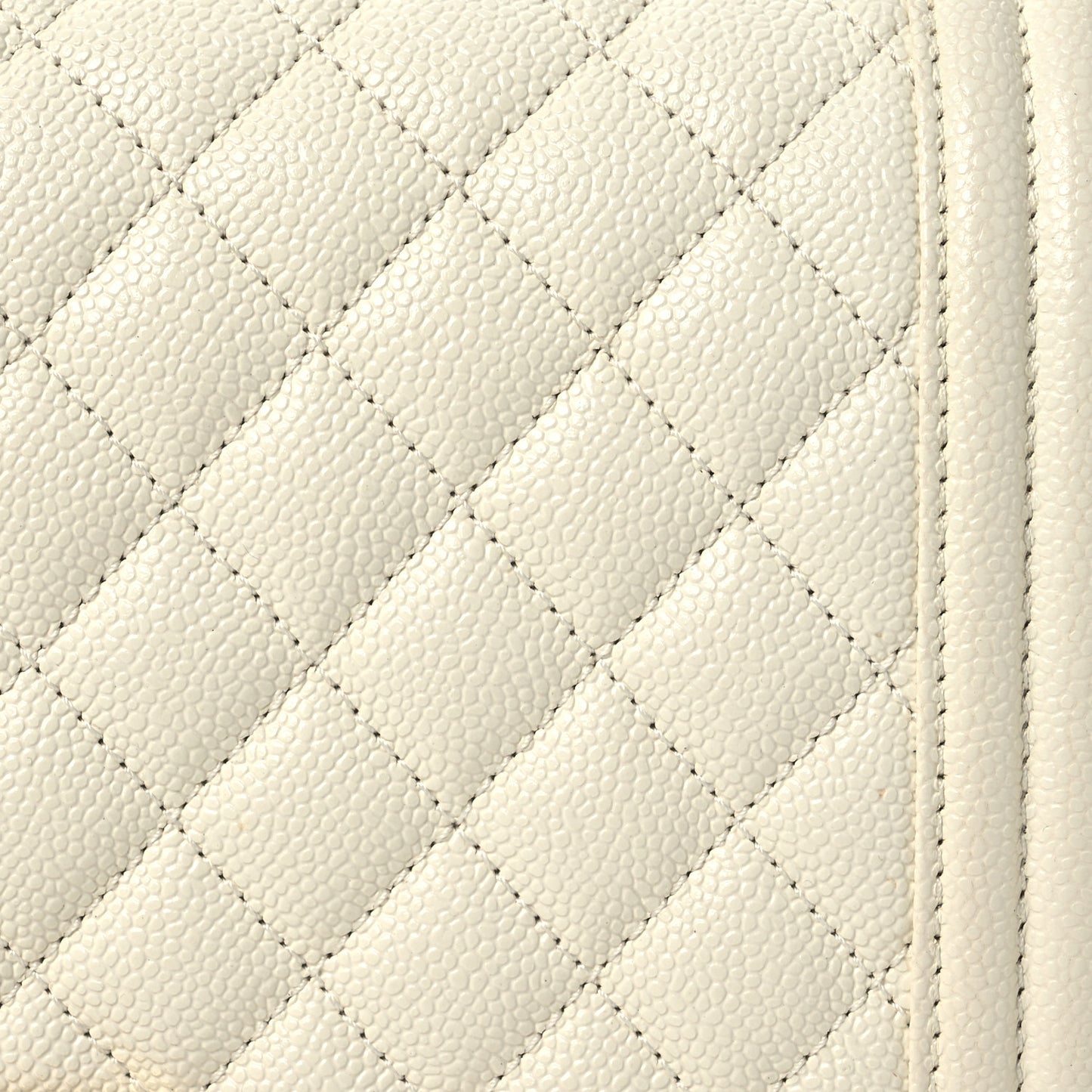 Caviar Quilted Medium Boy Flap White