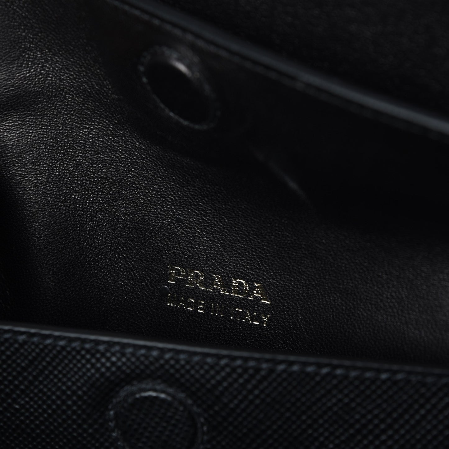 Saffiano Cuir Buckle Tote Nero Black