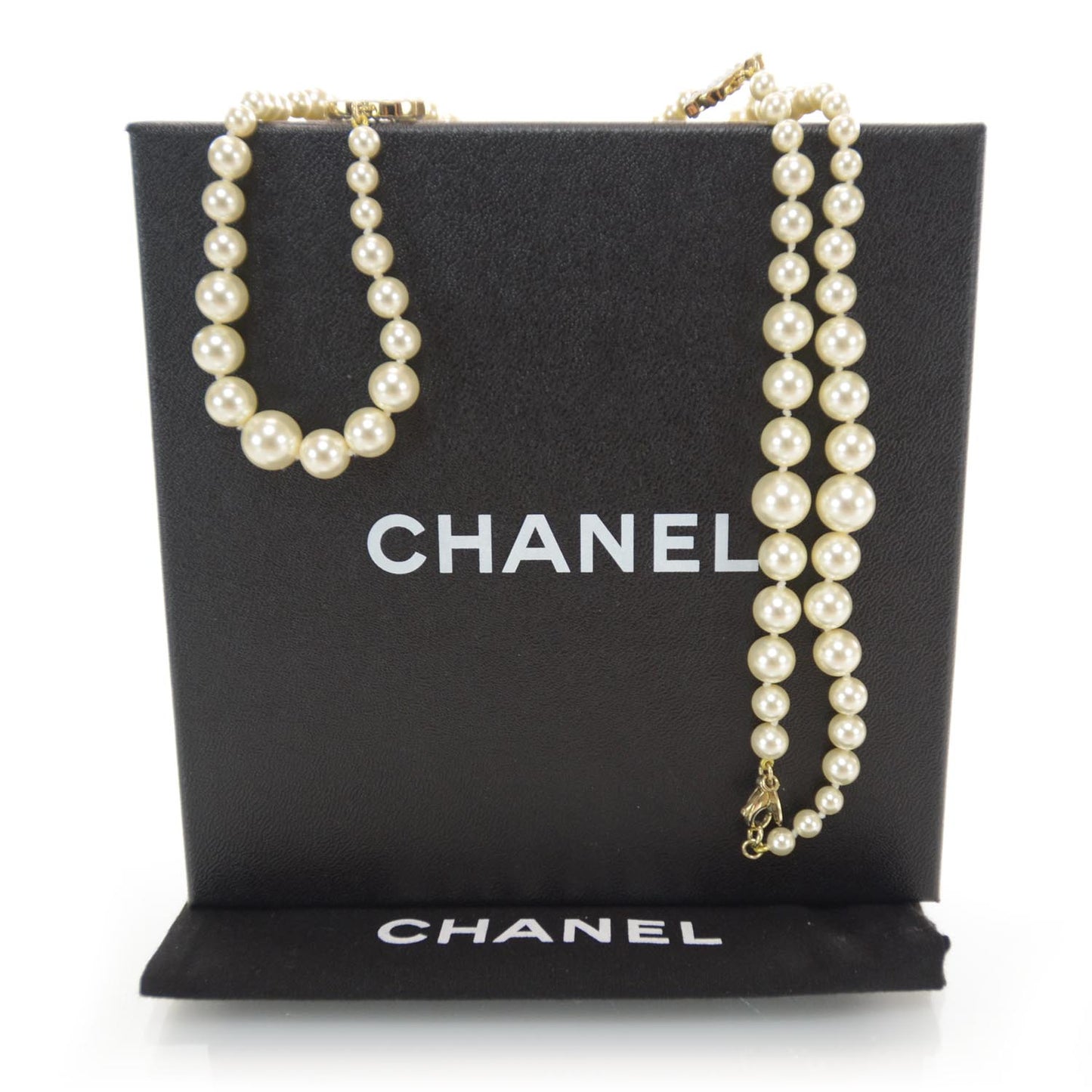 Classic CC Graduated Pearl Necklace