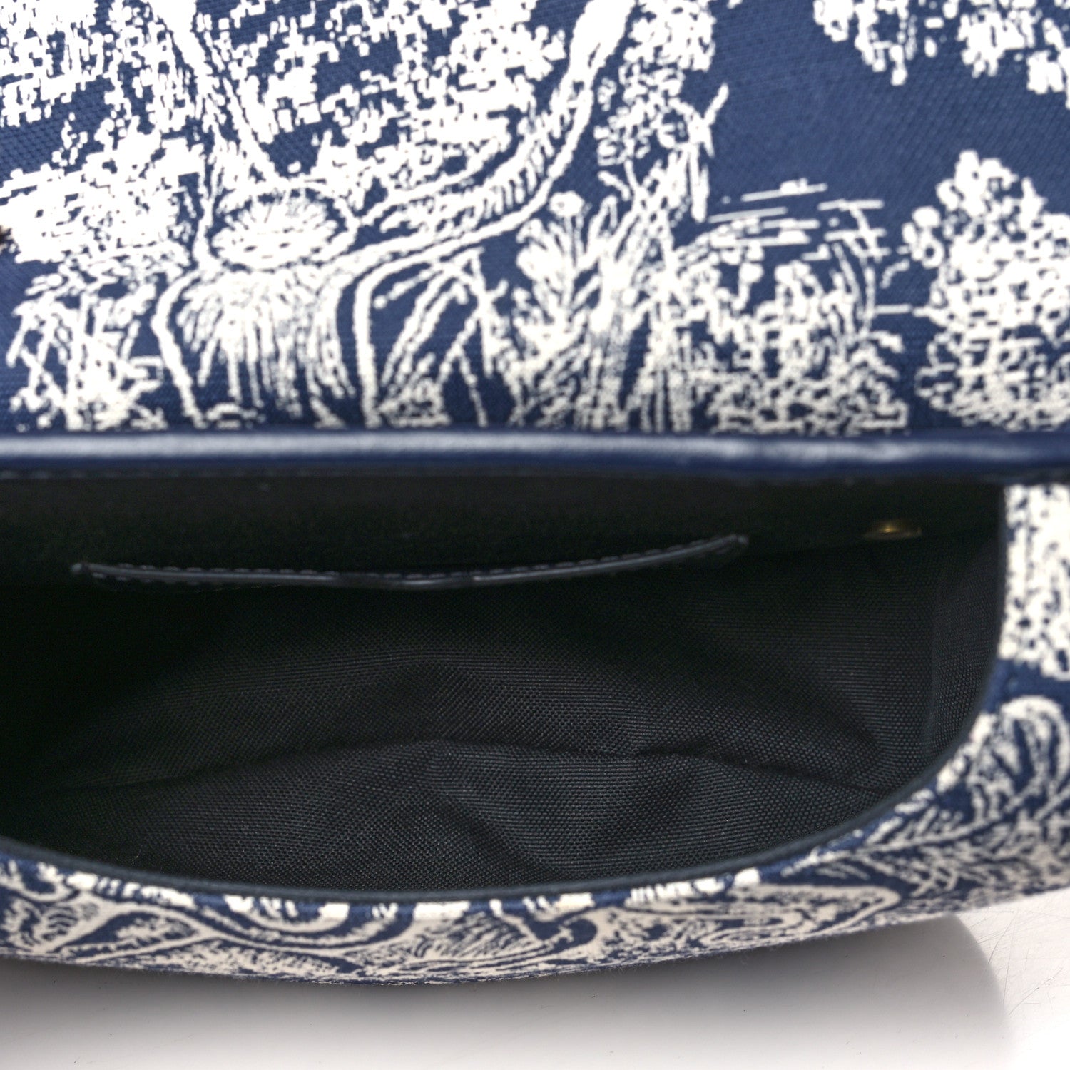 Christian Dior Canvas Toile de Jouy Reverse Embroidered Medium Bobby Flap Blue 4 of 9