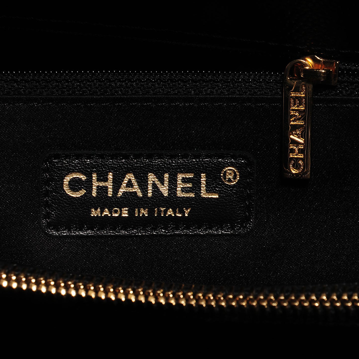 Caviar Grand Shopping Tote GST Black