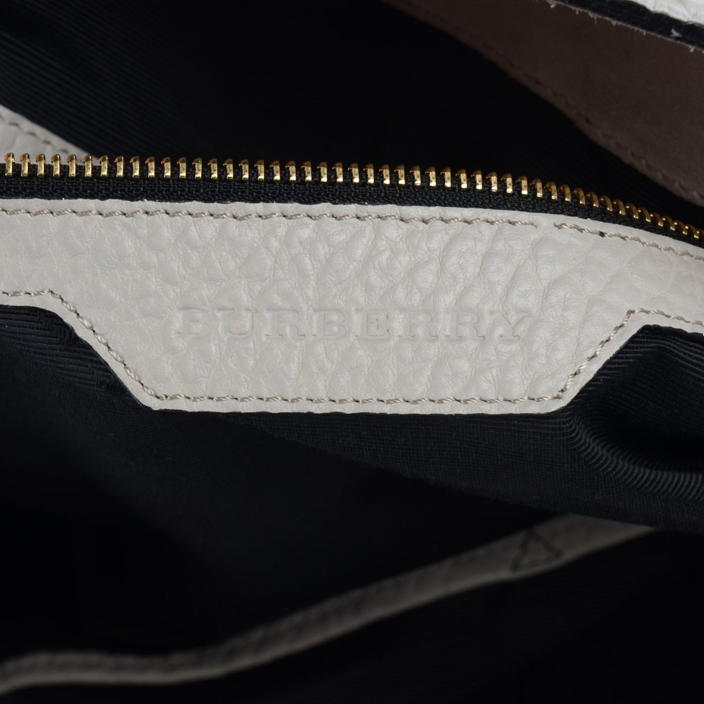 Heritage Grain Check Embossed Medium Lindburn Hobo Pale Grey