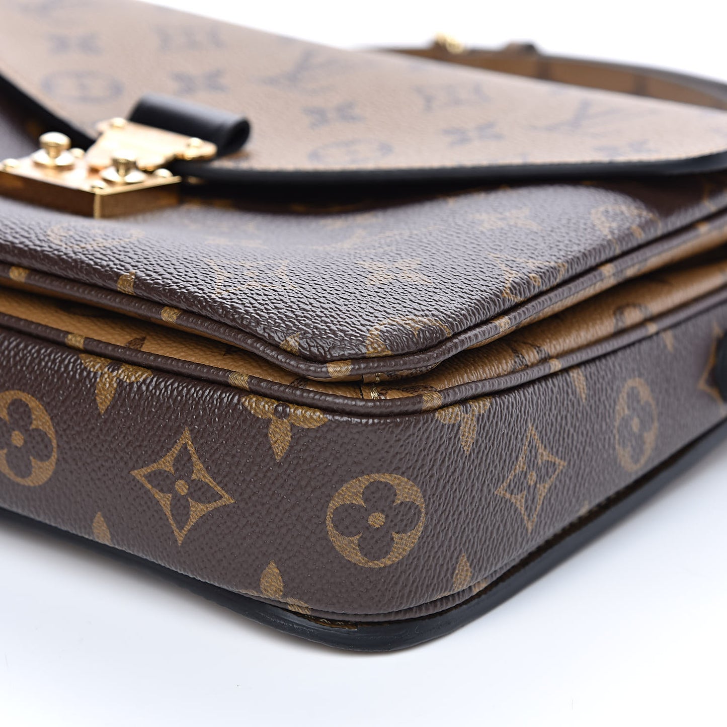 Reverse Monogram Pochette Metis