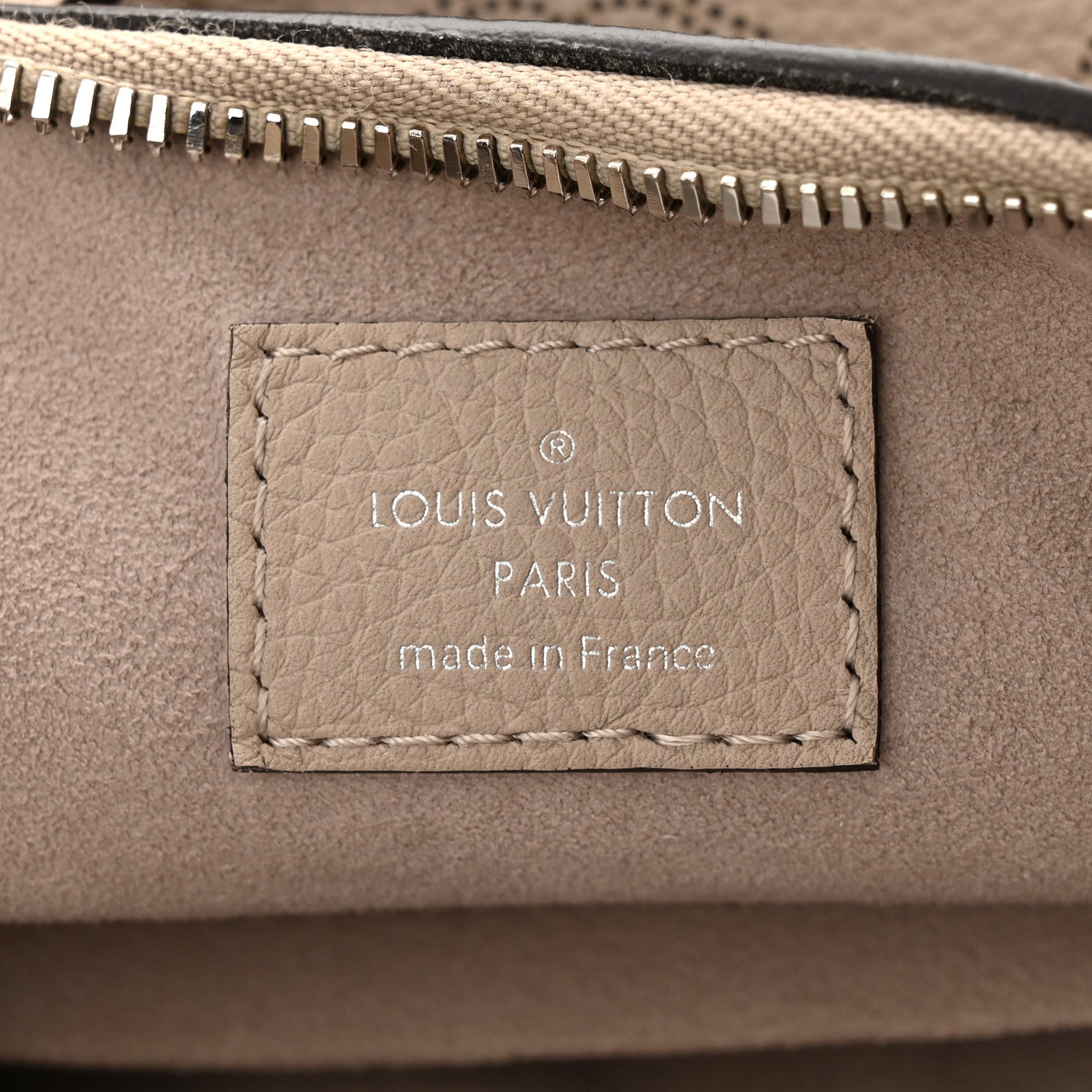 Louis Vuitton Mahina Why Knot PM Galet 6 of 10