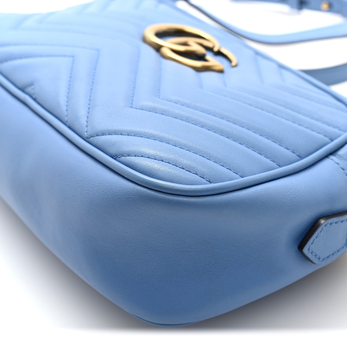 Calfskin Matelasse Small GG Marmont Chain Shoulder Bag Clear Sky Blue