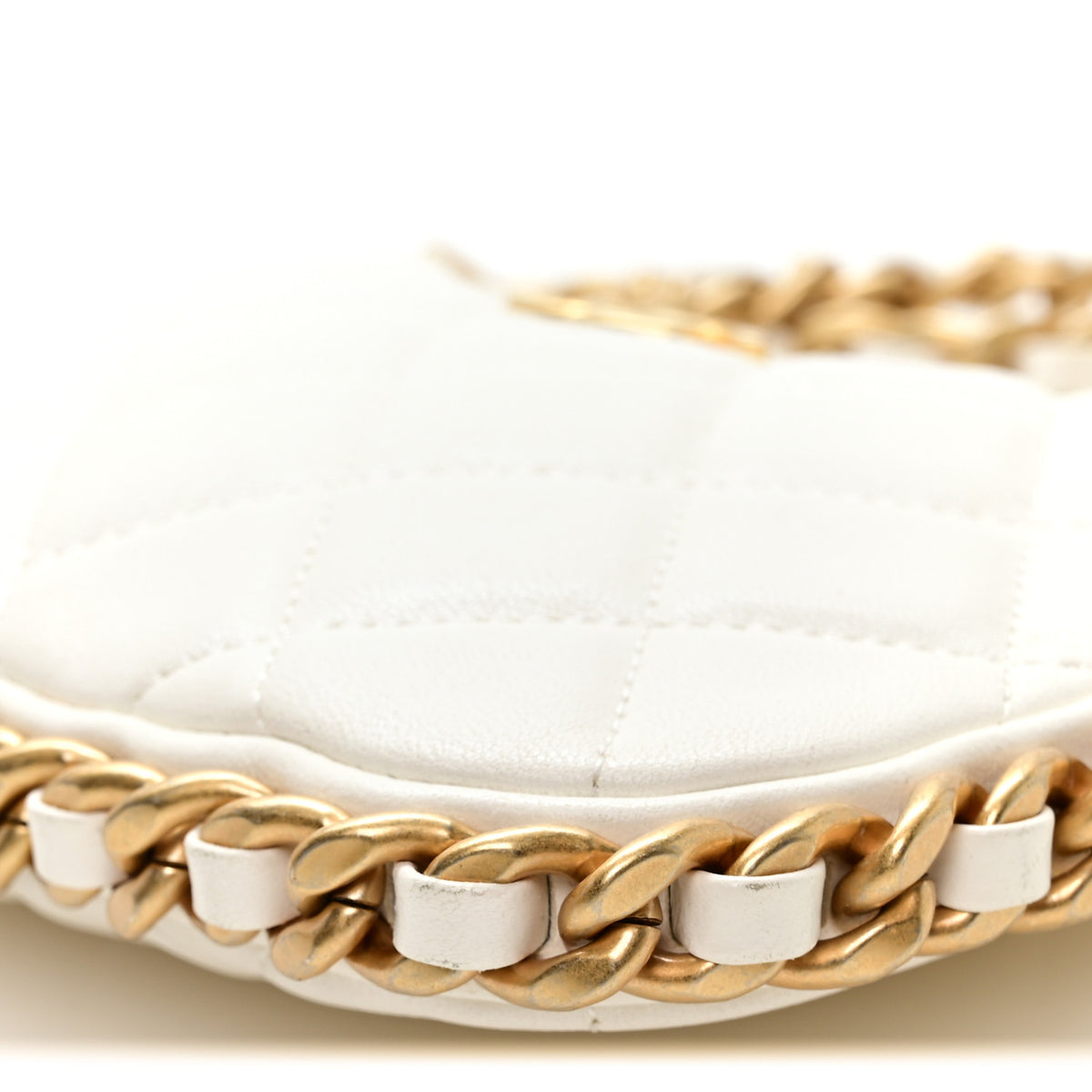 Shiny Crumpled Lambskin Quilted Trendy Chain Around Hobo White