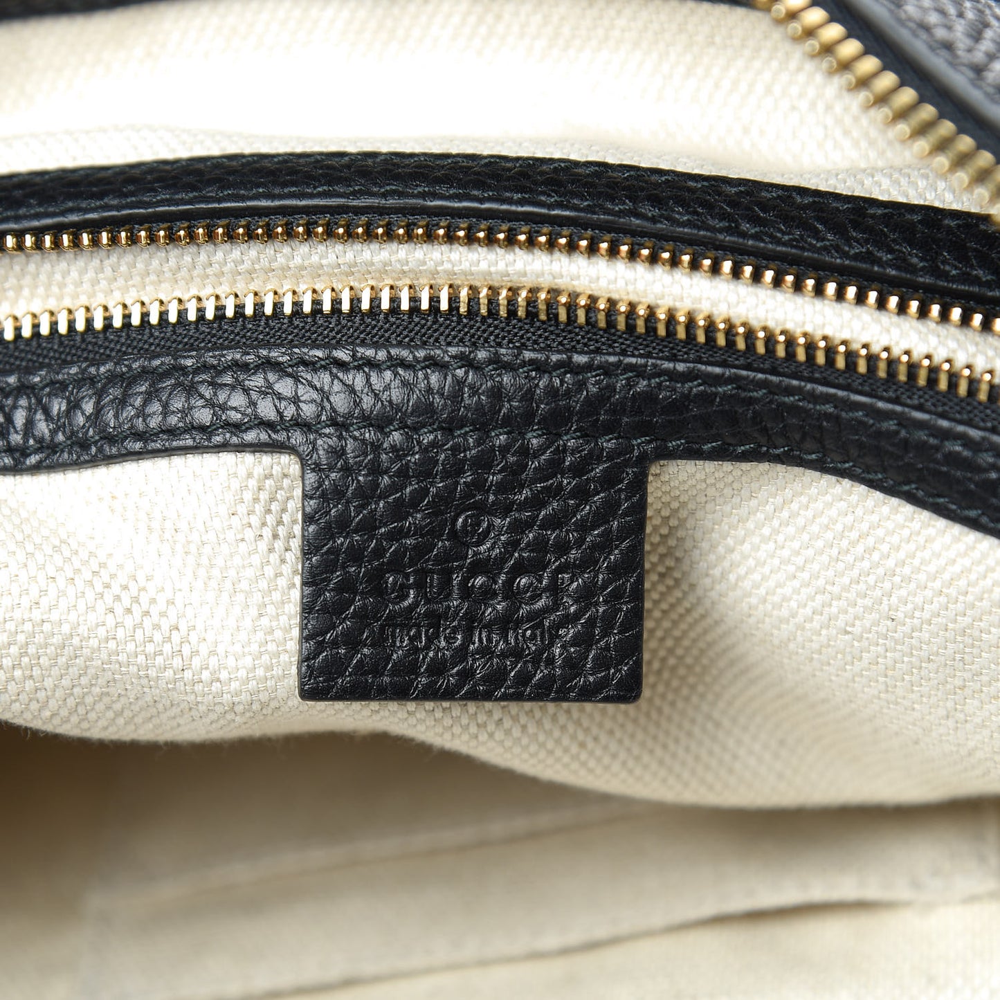 Pebbled Calfskin Large Soho Hobo Black