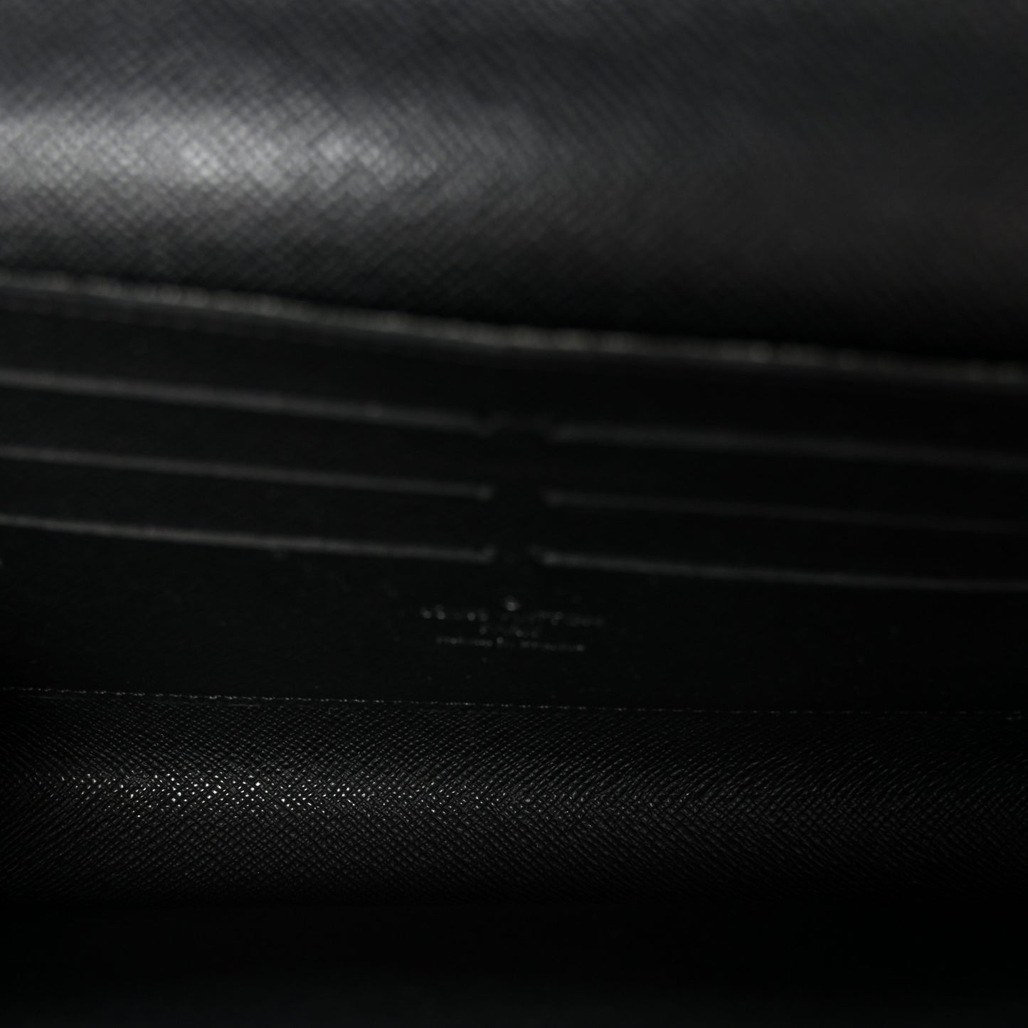 Epi Twist Chain Wallet Black