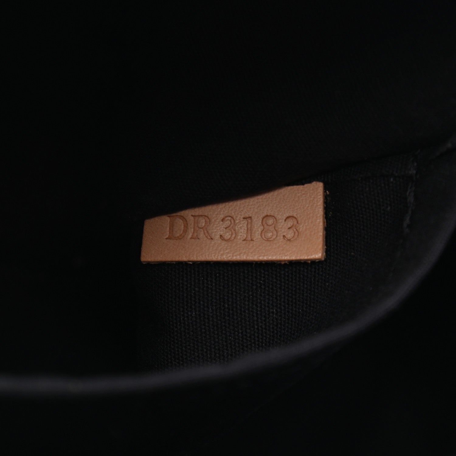 Louis Vuitton Vernis Montana Magnetique Black 6 of 8