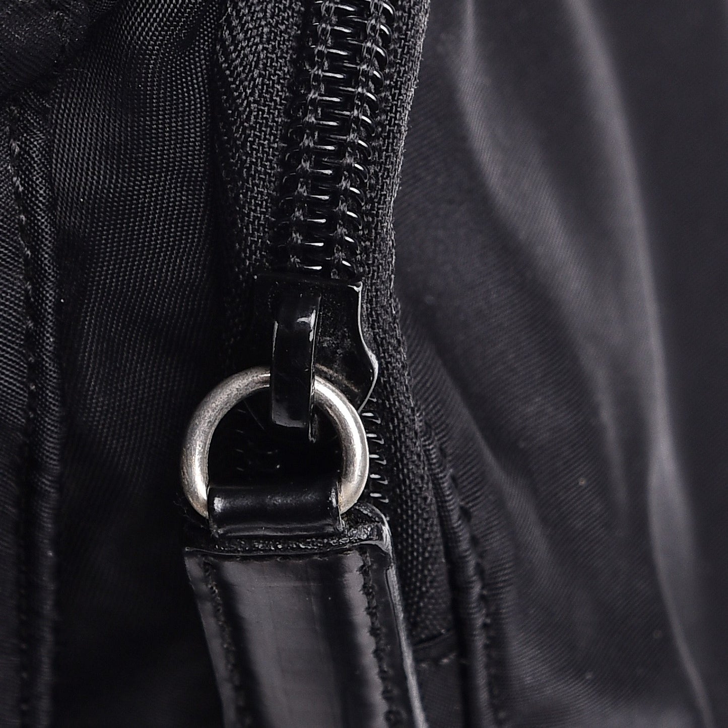 Nylon Vela Messenger Bag Black